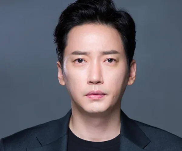 Ator sul-coreano Lee Sang-bo é encontrado morto aos 44 anos; polícia investiga