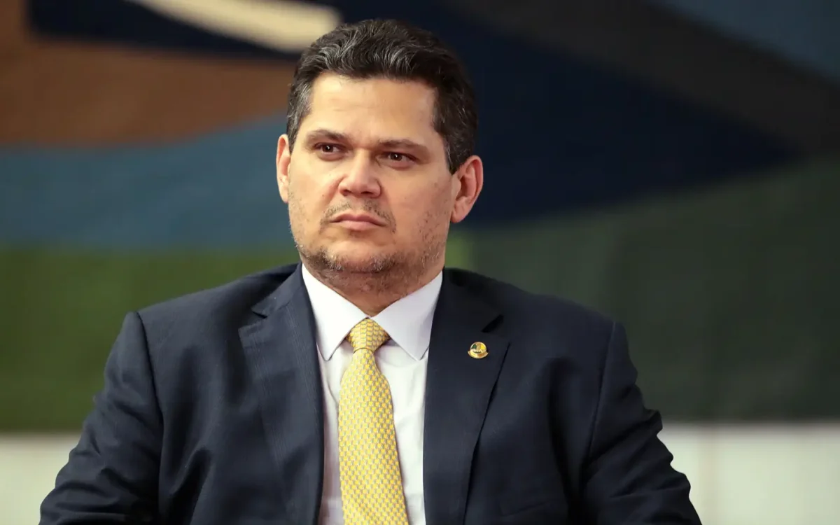 Alcolumbre suspende sabatina de Messias após atraso do governo em formalizar indicação ao STF