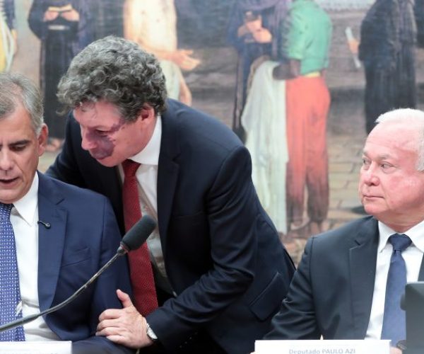 CCJ da Câmara dá aval inicial a PEC sobre o fim da escala 6×1; proposta ainda passará por etapas