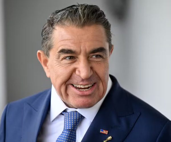 Declaração de aliado de Trump sobre brasileiras gera reação e críticas nas redes