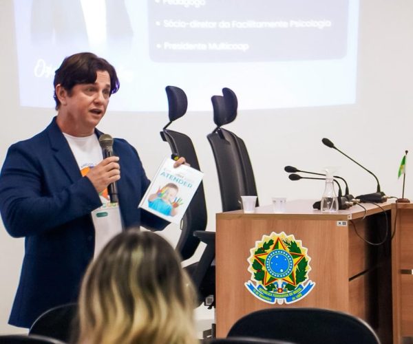Câmara de São Miguel do Gostoso é pioneira em curso para atendimento a autistas