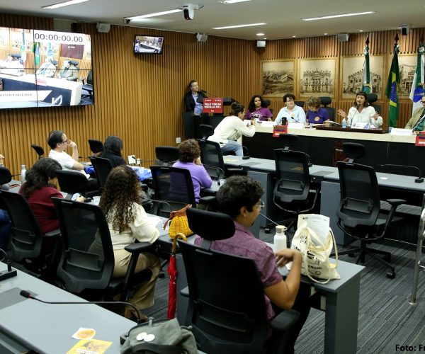 Audiência na Câmara de Natal debate fim da escala 6×1 e taxação dos super-ricos