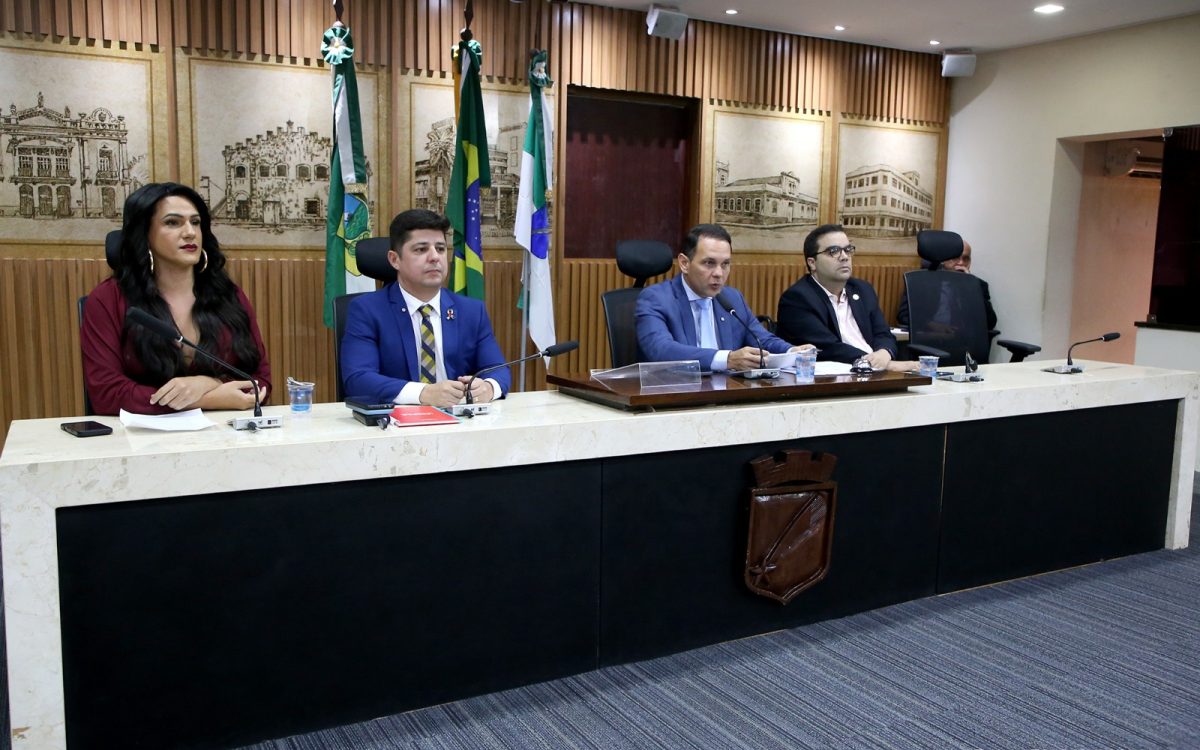 Famílias atípicas denunciam falta de atendimento na CEI dos Planos de Saúde