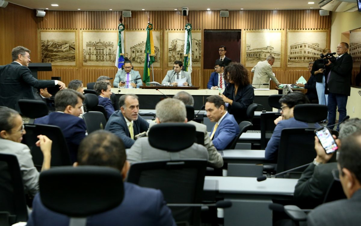 Câmara aprova reajuste salarial para profissionais da Educação de Natal