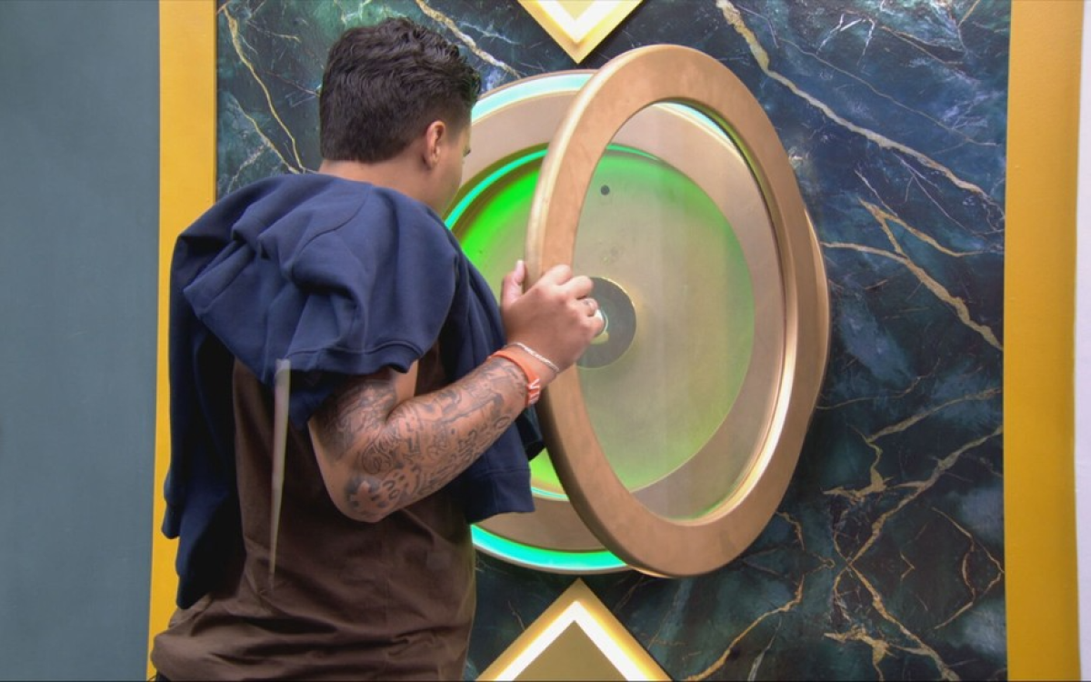 Delegacia abre inquérito contra ex-BBB 26 por suspeita de importunação sexual