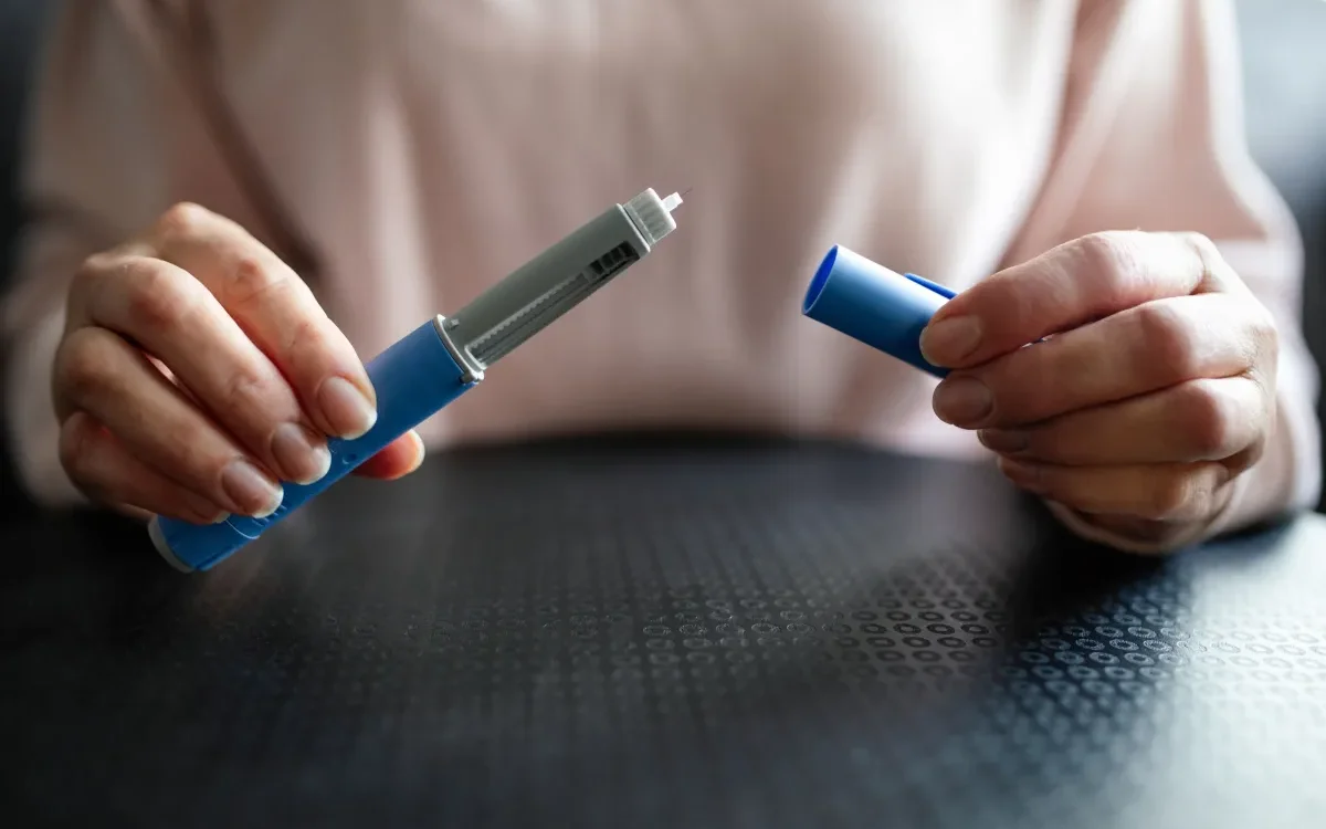 Entidades médicas pedem suspensão de versões manipuladas de medicamentos para emagrecimento