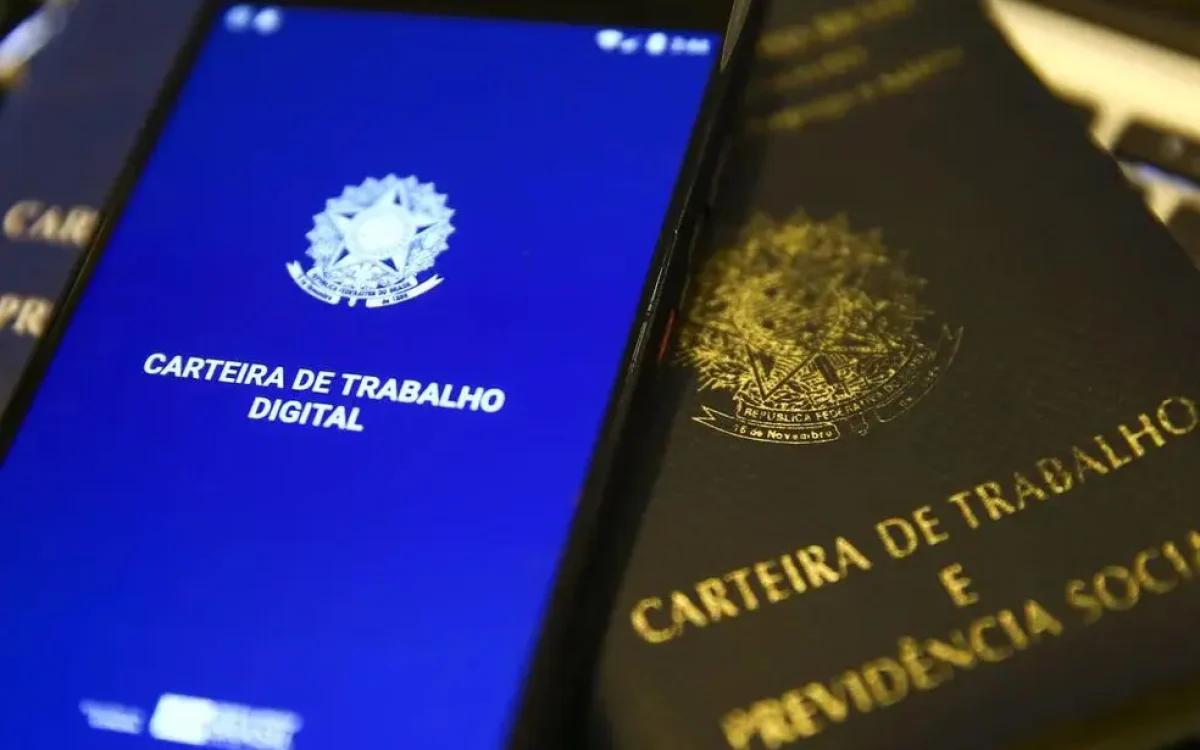 Desemprego atinge menor nível da história e mercado de trabalho bate recordes, diz IBGE