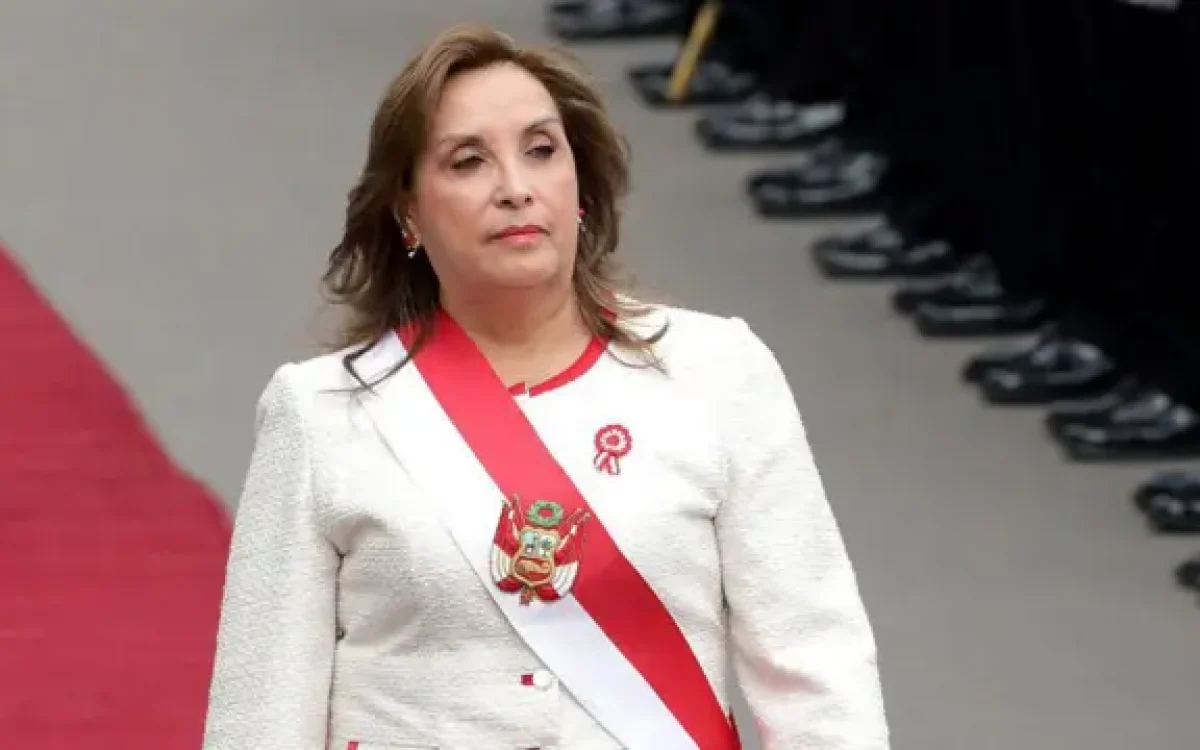 Congresso do Peru destitui Dina Boluarte; José Jerí assume presidência interina