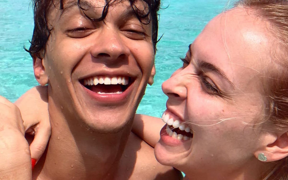 Júlio Cocielo e Tata Estaniecki anunciam fim do casamento nas redes sociais