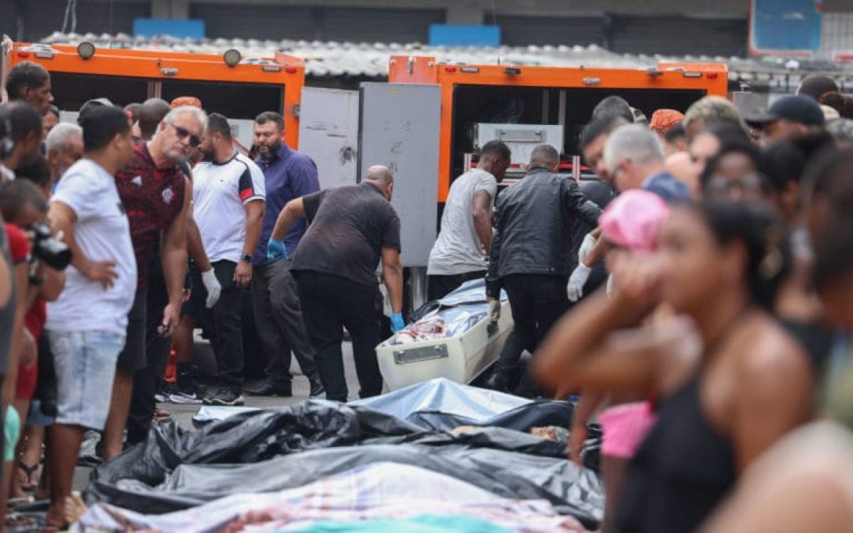 Corregedoria prende cinco PMs do Choque por suspeita de crimes na megaoperação da Penha e do Alemão